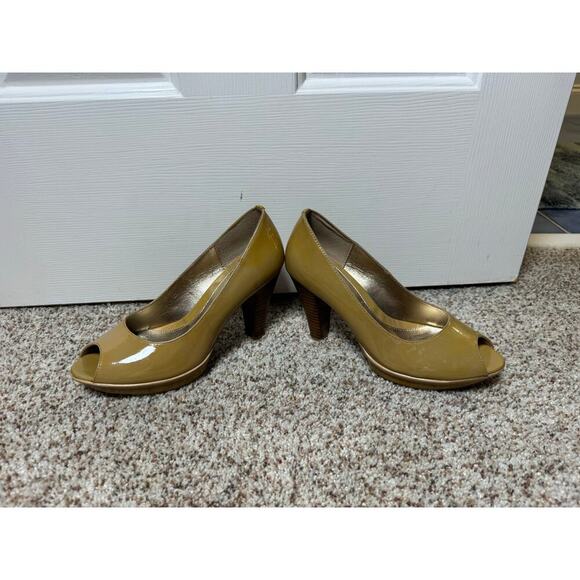 SOFFT Ramona II Peep Toe women's Dress Shoes/Heels; 7.5 Tan patient leather - Picture 8 of 10